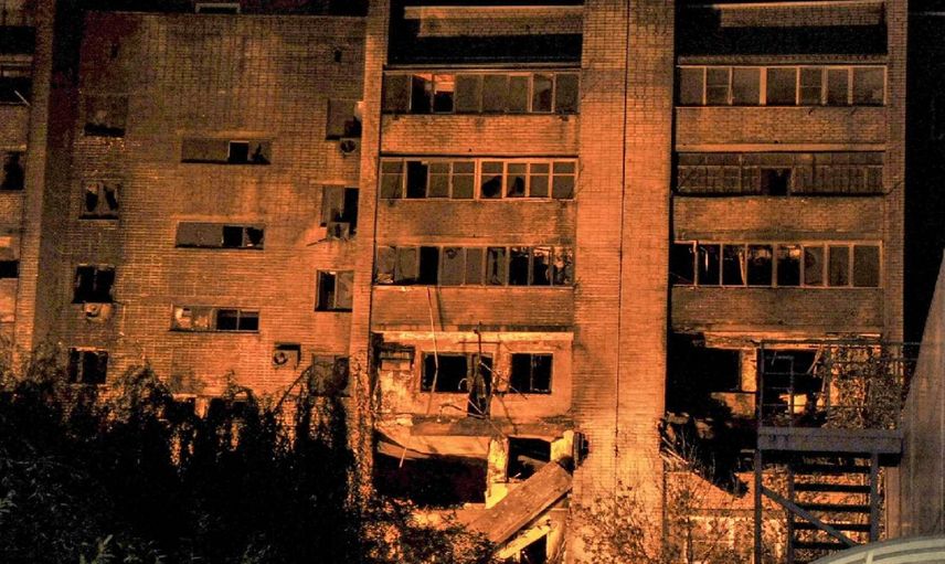 Bir haftada ikinci kez yaşandı: Savaş uçağı yerleşim yerine düştü