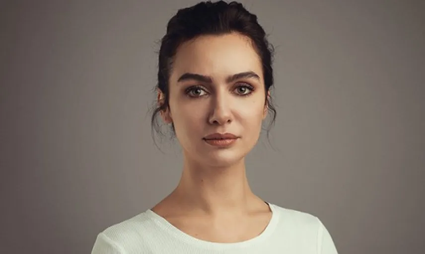 Birce Akalay'dan Bikinili Görüntü Vermemek İçin Önlem