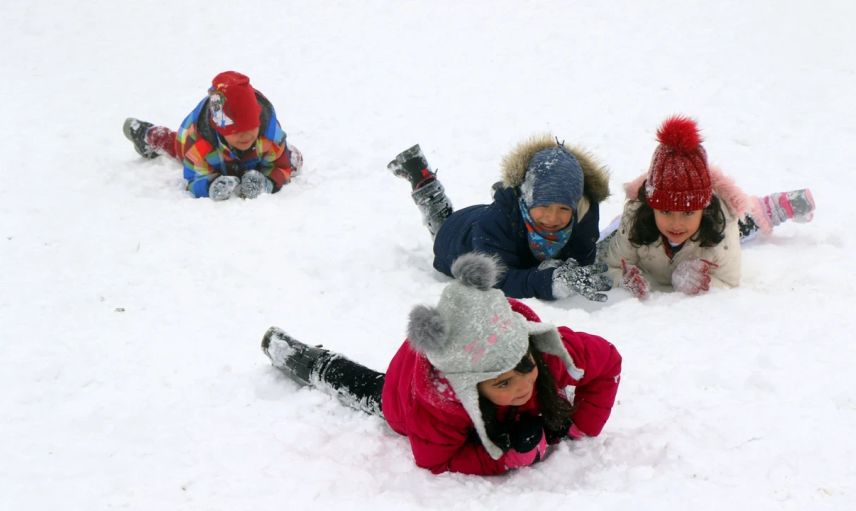 Birçok ilde okullar tatil edildi: İşte eğitime kar arası verilen iller