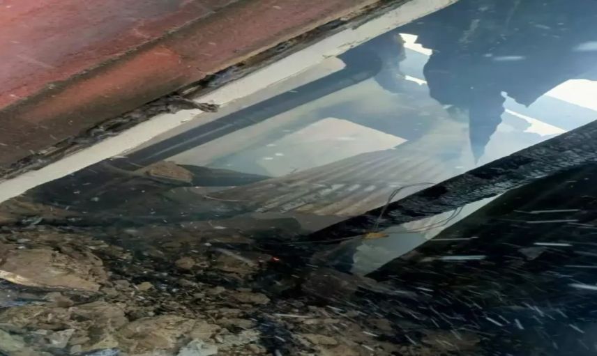 Bitlis'te korku dolu anlar: Yıldırım düşen ev alev alev yanarak kül oldu!