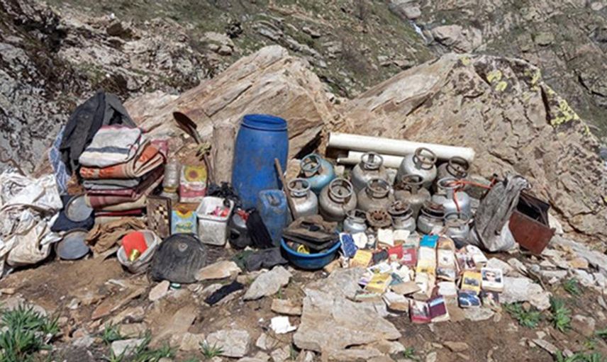Bitlis’te Teröristlerin Araziye Sakladığı Patlayıcılar Ele Geçirildi
