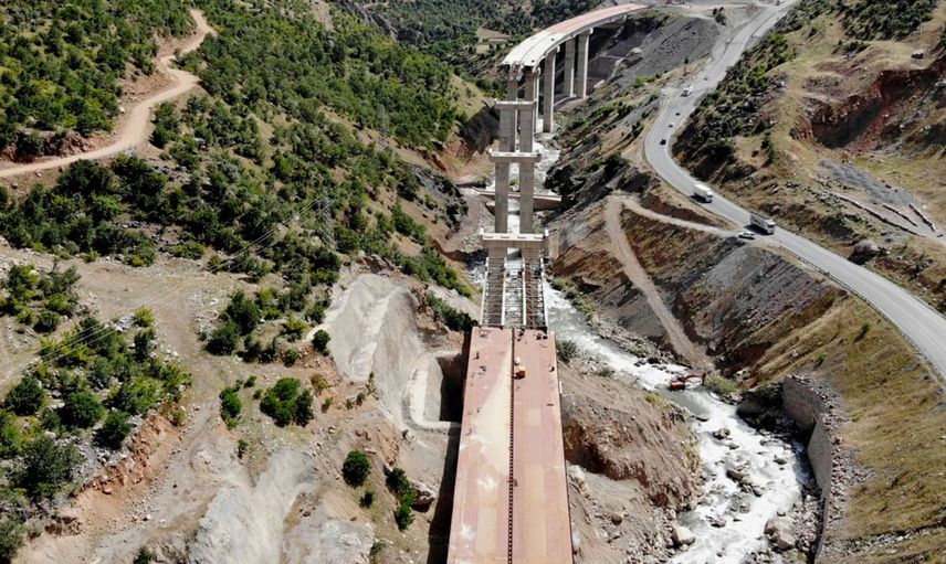 Bitlis'te yapılan bölgenin en büyük viyadüğü tamamlanmak üzere!