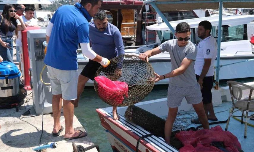 Bodrum'da deniz dibi temizliğinin 9. etabı tamamlandı