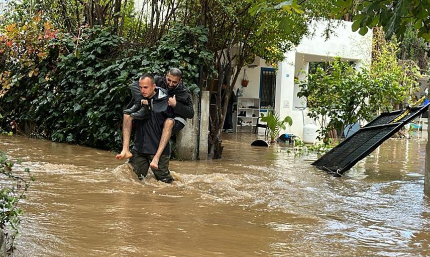 Bodrum'da hayat felç oldu: 4 kişi evde mahsur kaldı