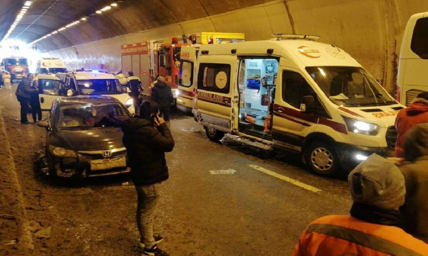 Bolu Dağı Tüneli'ndeki zincirleme kazanın güvenlik kamerası görüntüleri