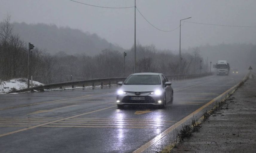 Bolu Dağı’nda kar yağışı: Görüş mesafesi neredeyse sıfıra indi