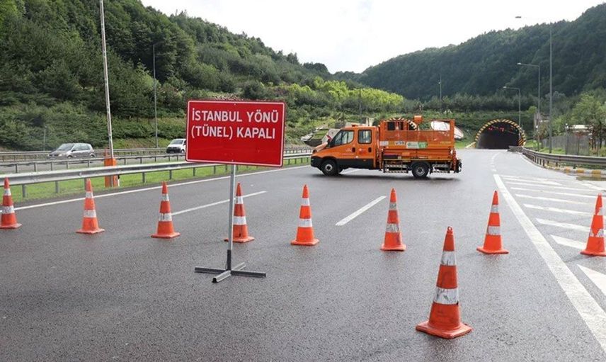 Bolu Dağı'nda korkutan heyelan: İstanbul yönü ulaşıma kapatıldı!
