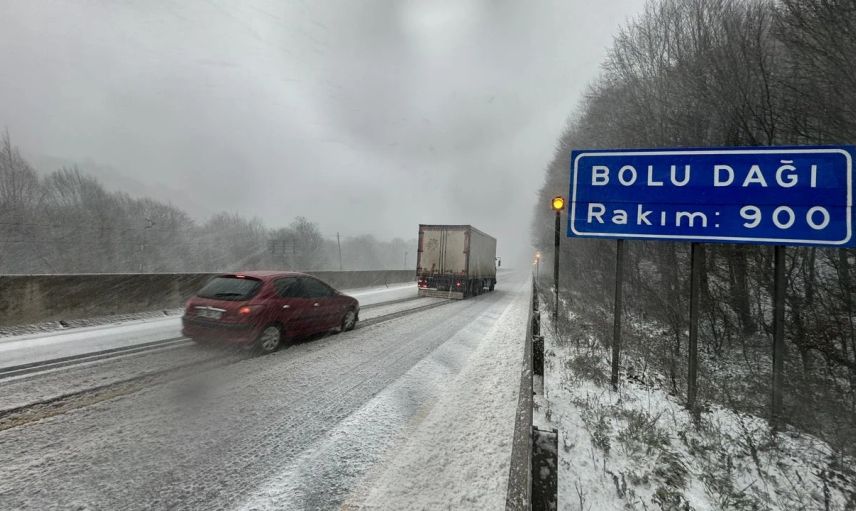 Bolu'da kar kalınlığı 75 santimetreyi aştı