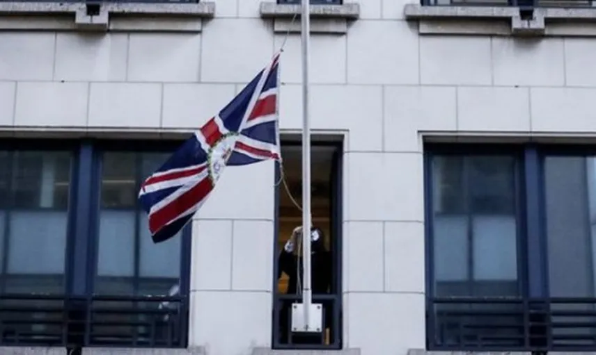 Brexit'e Saatler Kala İngiliz Bayrakları AB Kurumlarından İndirildi