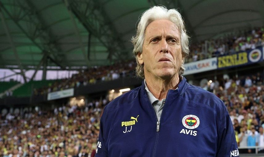 Bright Osayi Samuel Jorge Jesus'un antrenmanlarının takımı çok zorladığını söyledi