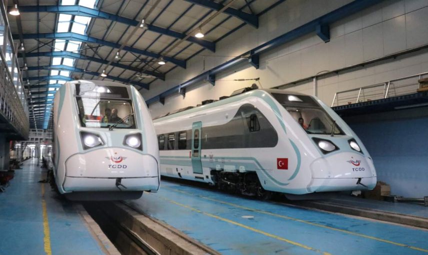 Bugün vatandaşların ziyaretine açılıyor: İlk milli elektrikli tren seti görücüye çıkıyor