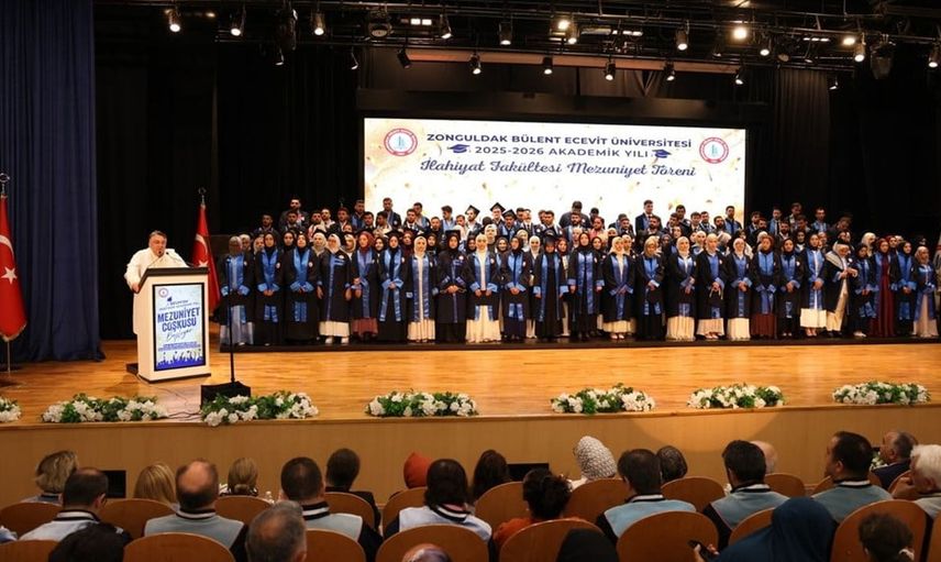 Bülent Ecevit Üniversitesi İlahiyat Fakültesi Mezuniyet Töreni Düzenlendi
