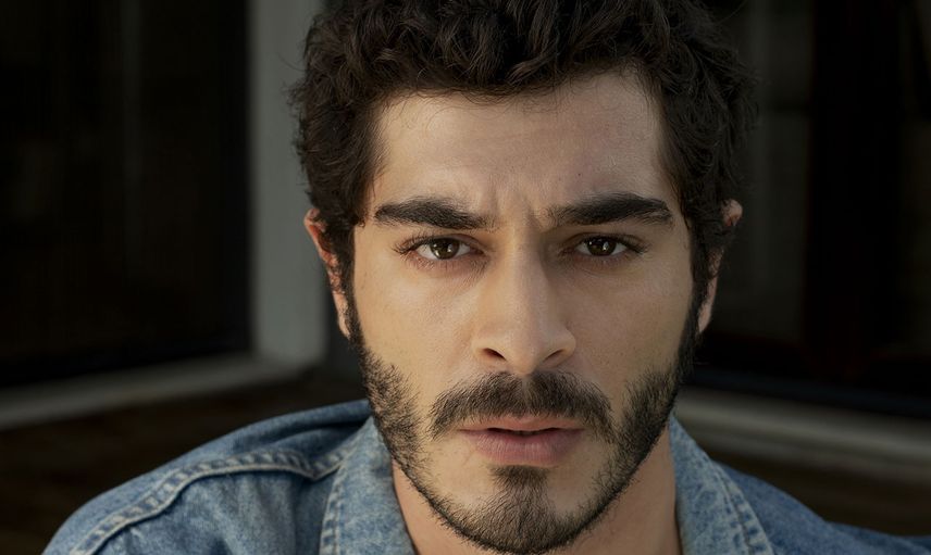 Burak Deniz ve Deniz Işın aşk mı yaşıyor? Etiler’de görüntülendiler!