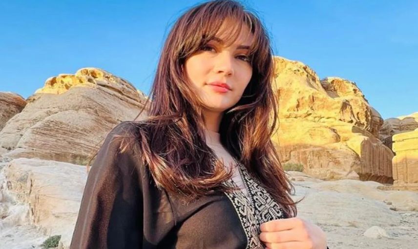 Burcu Özberk davette yürek hoplattı: Bakan gözlerini bir daha alamadı