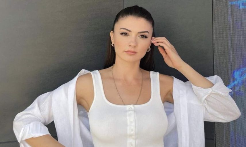 Burcu Özberk’ten leoparlı bikini pozları: Tatiller hep güzeldir
