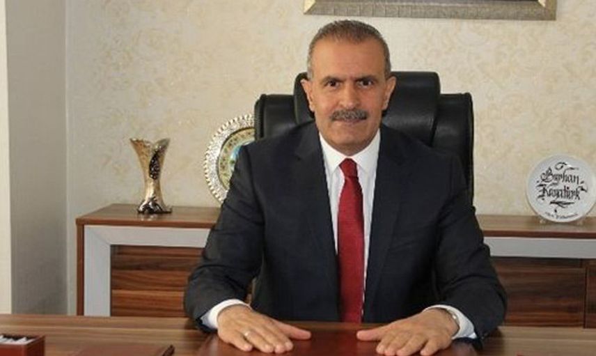 Burhan Kayatürk Kimdir?
