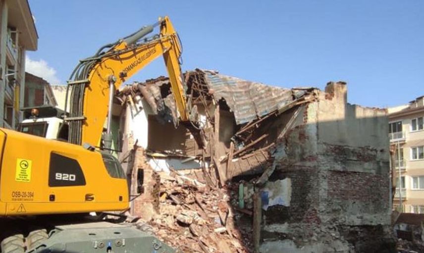Bursa’da 4 Ayda Tehlike Oluşturan 41 Metrûk Bina Yıkıldı