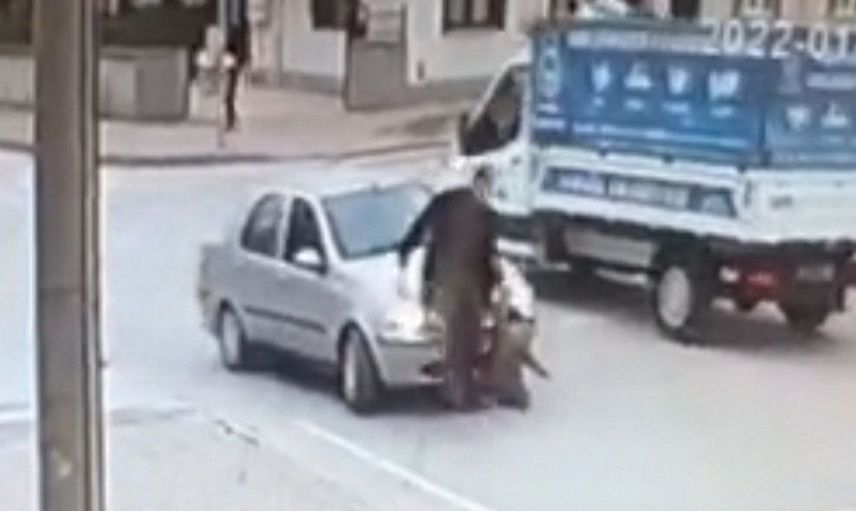 Bursa'da Akıl Almaz Kaza! Dede Ve Torununa Otomobil Çarptı