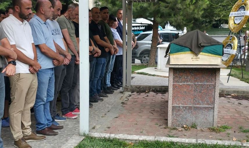 Bursa'da Havuzda Fenalaşan Çocuğun Cenazesi Defnedildi