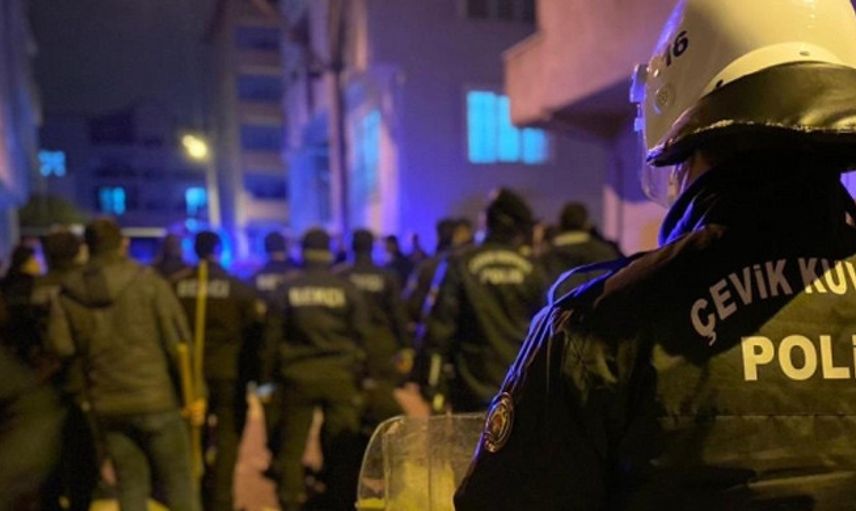 Bursa'da İki Aile Arasında Kavga: 2 Yaralı, 8 Gözaltı