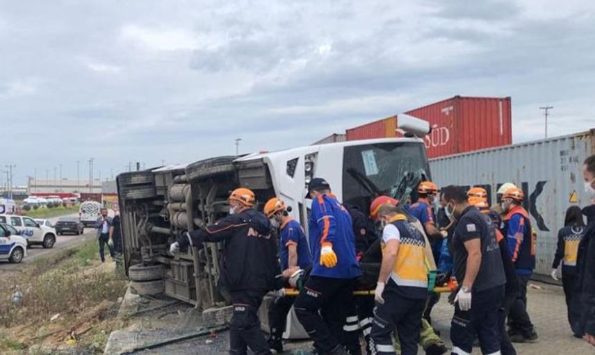 Bursa’da Korkunç Kaza! İşçi Servisi Yan Yattı: 1 Ölü, 20 Yaralı