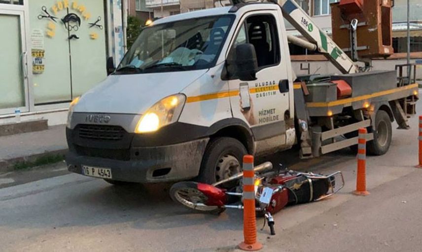 Bursa'da Motosiklet İle Kamyonet Çarpıştı: 1 Ağır Yaralı