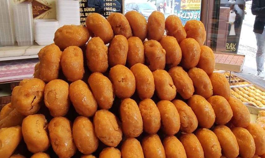 Bursa'da sadece Ramazan ayında yapılan Ramazan Helvası büyük rağbet görüyor: Tarifi sır gibi saklı!