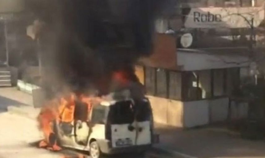 Bursa'da Seyir Halindeki Araç Alev Alev Yandı