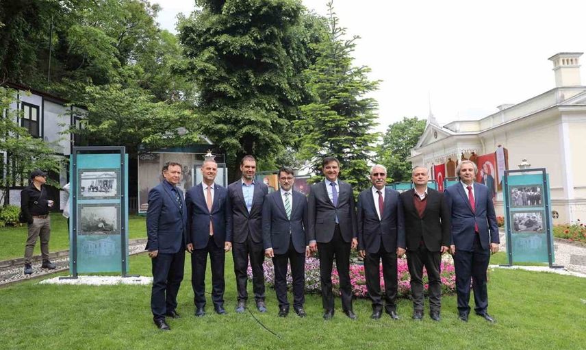 Bursa'da 'Zamanın Tanıkları' Sergisi Açıldı