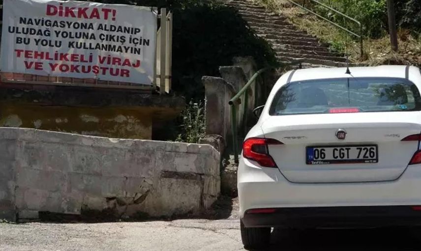Bursa'nın Uludağ yolunda seyir halinde olan ve o esnada navigasyon kullanan sürücülere dikkat!