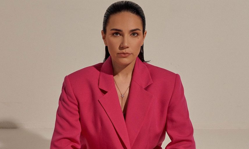 Buse Varol Yeni İmajıyla Adeta Yeniden Doğdu! Ünlü Oyuncunun Son Hali Takipçilerini İkiye Böldü