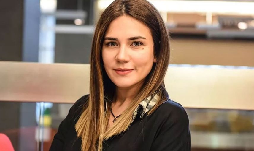 Buse Varol'a Bakan Bir Daha Baktı, Ünlü Oyuncunun Bikinili Pozları Ortalığı Karıştırdı!