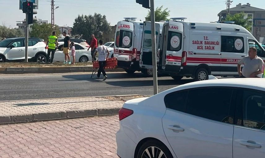 Karapınar'da trafik kazası: İki otomobil çarpıştı, iki yaralı