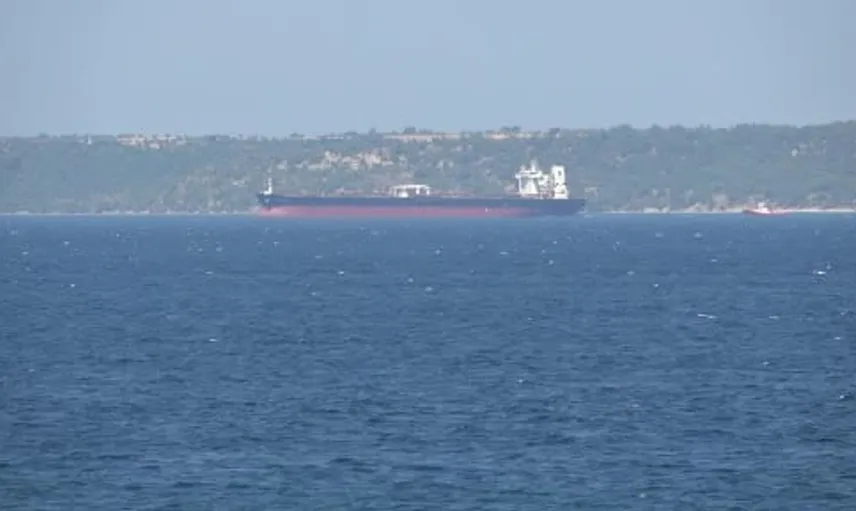 Dümen arızası yaşayan ham petrol tankeri Çanakkale'de demirledi