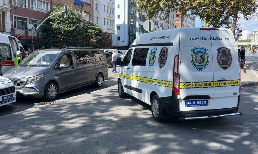 İstanbul Fatih'te trafik kazası: Kırmızı ışığı dikkate almayan genç hayatını kaybetti