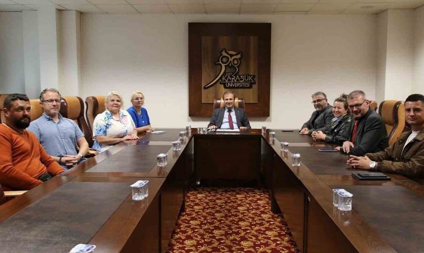 Litvanya’dan gelen akademisyenler KBÜ’de ders vererek iş birliğini güçlendirdi