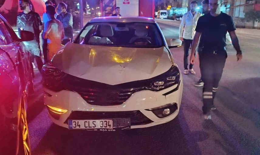 Mardin'de otomobil kazasında maddi hasar: İhbar üzerine ekipler sevk edildi