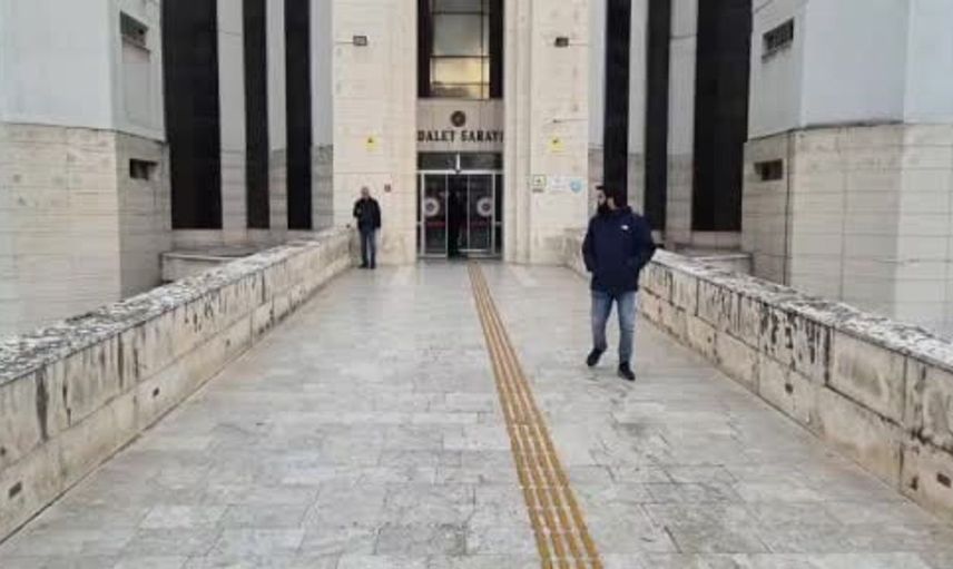 Sosyal medya paylaşımı nedeniyle öğretmen tutuklandı