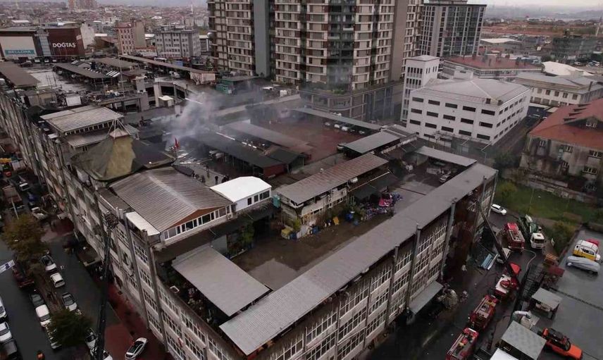 Bayrampaşa'da sanayi sitesinde meydana gelen yangın endişe yarattı