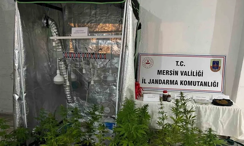 Mersin'de uyuşturucu operasyonu: Odada gizli bölme bulundu