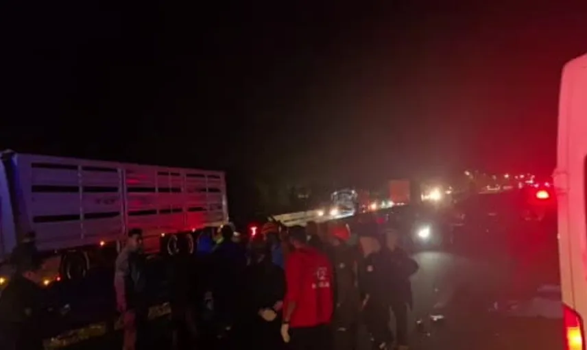 Bingöl'de kaza: Direksiyon hakimiyetini kaybeden otomobil bariyere çarptı