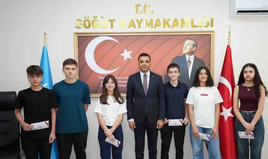Bilecik'te lgs başarısını kutlayan öğrenciler ödüllendirildi