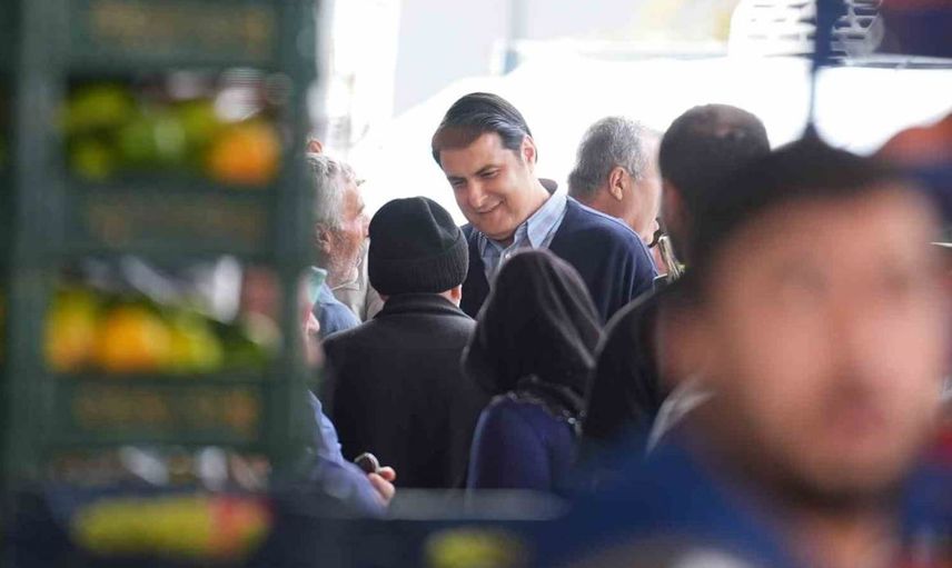 Umut Yılmaz, mahalle ziyaretleriyle pazarda fiyatları düşürmeyi başardı