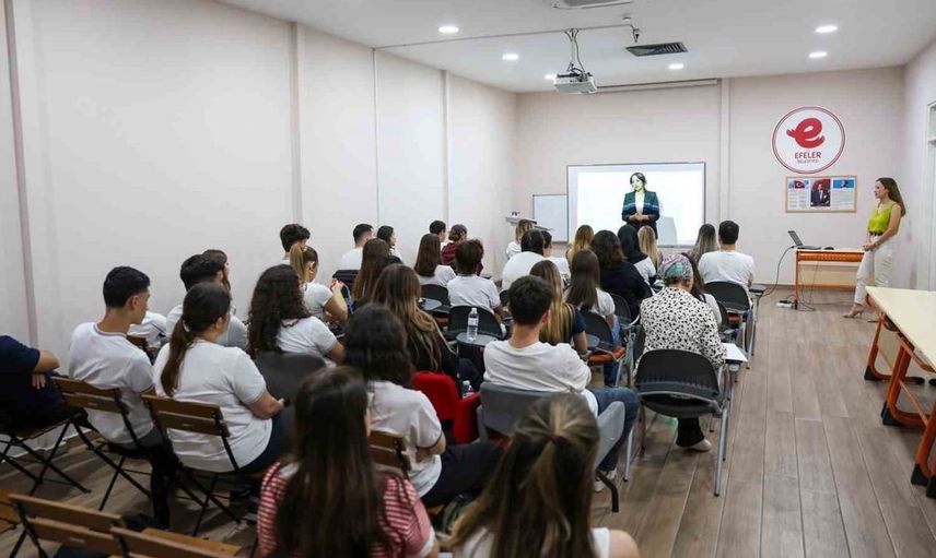 Efeler Belediyesi, sınav stresiyle mücadelede gençlere rehberlik desteği sunuyor