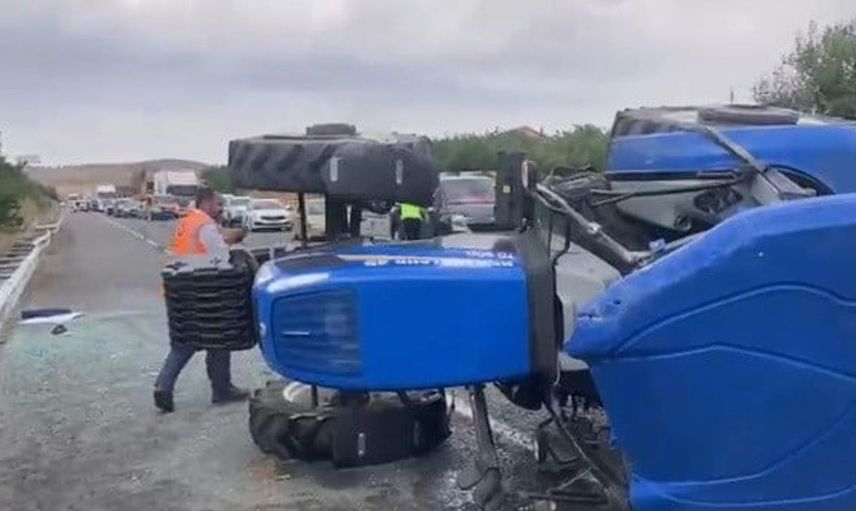 Malatya'da traktör devrildi, sürücü ağır yaralı