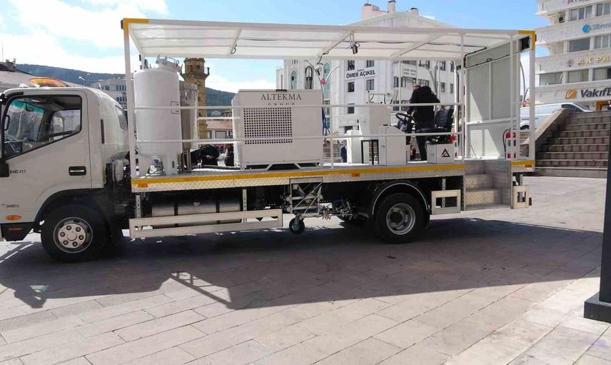 Yozgat Belediyesi yeni yol çizgi aracı ile hizmet kalitesini artırıyor