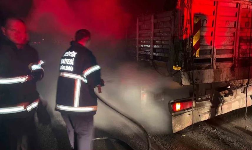 Bilecik'te seyir halindeki kamyonda yangın paniği
