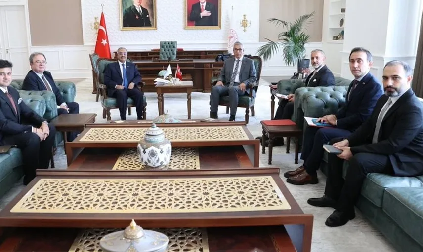 D-8 genel sekreteriyle buluşan bakan memişoğlu sağlık alanındaki iş birliklerini güçlendirecek