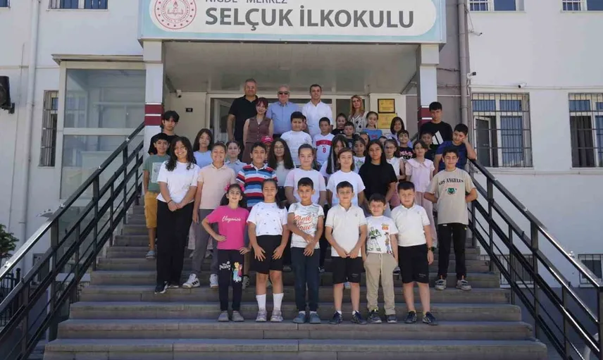Niğde'de etkili ve hızlı okuma kursuna yoğun ilgi: Öğrenciler becerilerini geliştiriyor