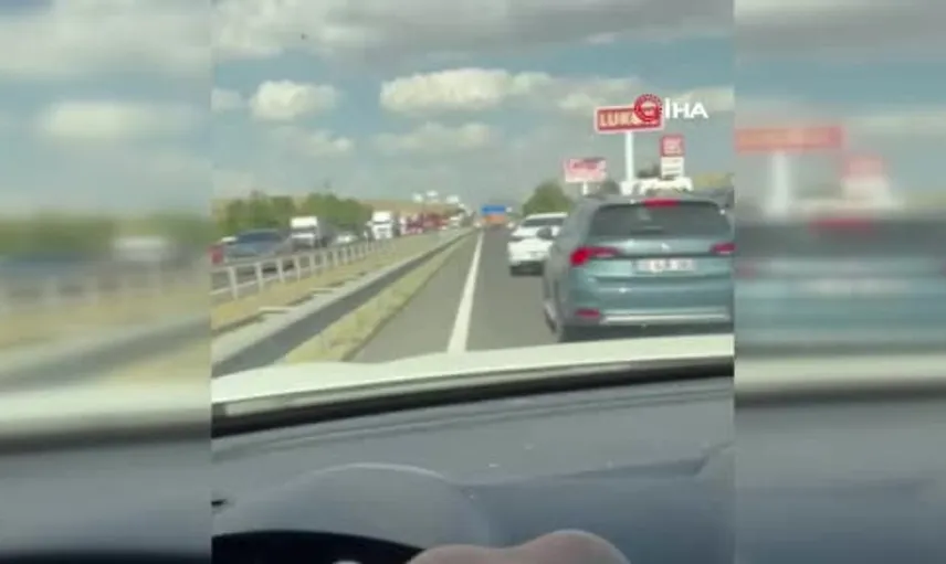 Ankara'da halk otobüsü ile kamyon çarpıştı, yaralılar var